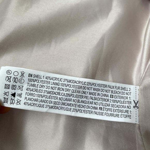 Forever 21 Women’s Faux Fur Vest Small - Picture 9 of 10